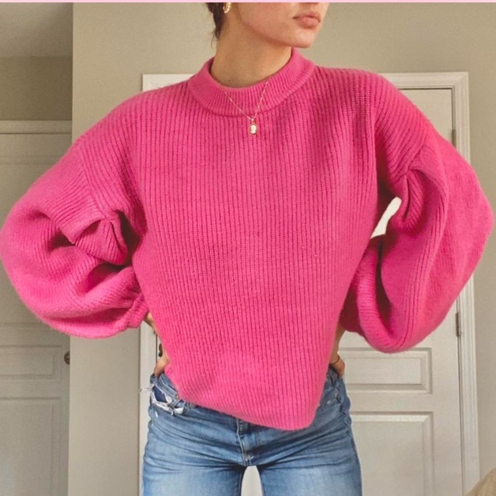 NWT: MEDIUM Pink Balloon Sleeved Sweater